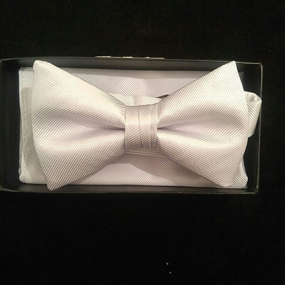 MEN'S LARR BRIO BOW TIE AND HANKY SET